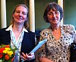 PD Dr. Alison Martin und Prof. Dr. Sabine Volk-Birke bei der feierlichen Urkundenübergabe