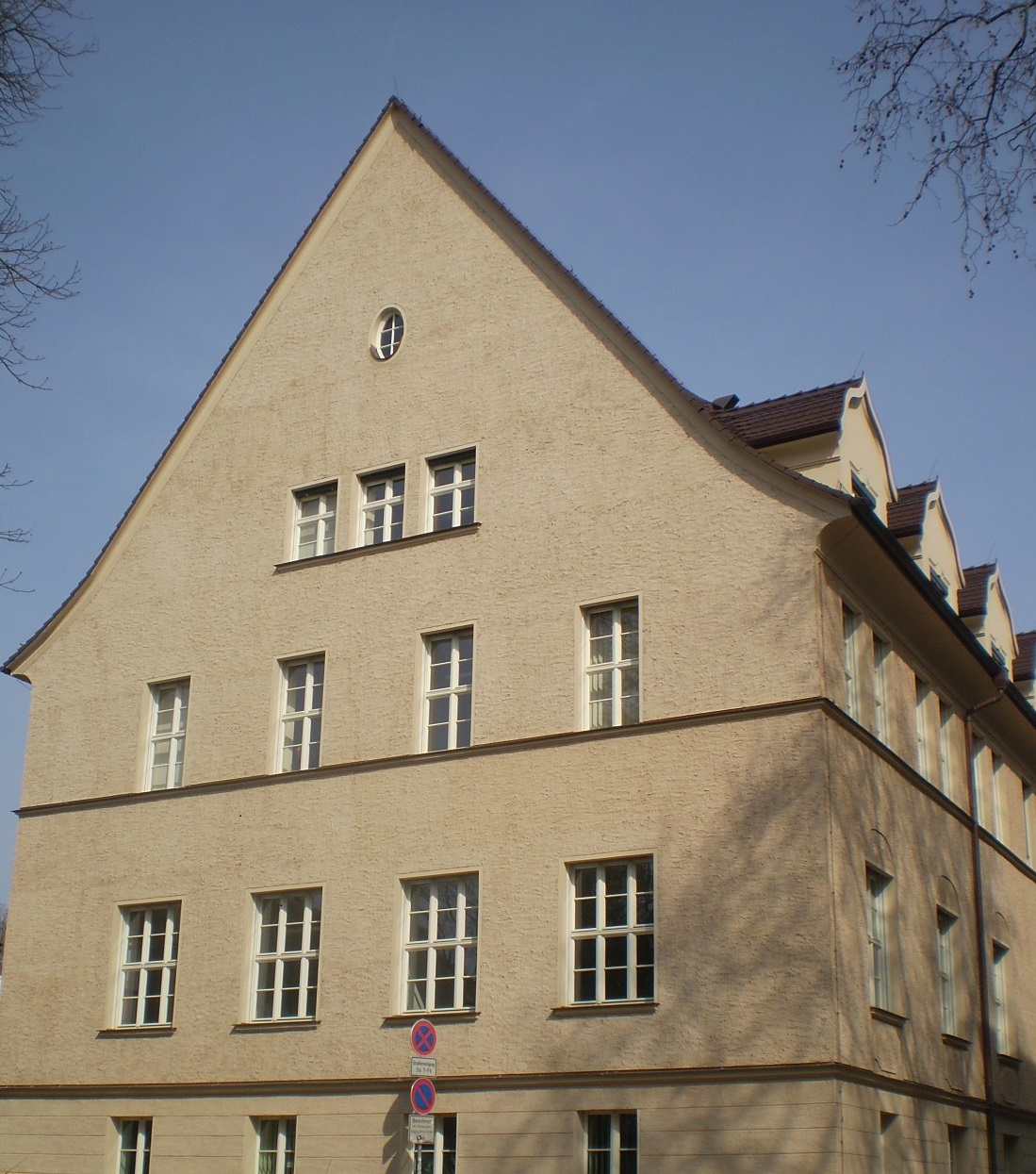 Gebäude Adam-Kuckhoff-Strasse